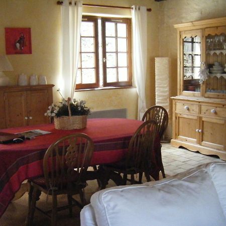 Les Lutins Bed and Breakfast Sainte-Ruffine Exteriör bild