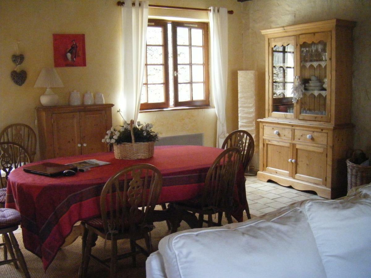 Les Lutins Bed and Breakfast Sainte-Ruffine Exteriör bild